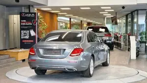 Mercedes-Benz E 220 Bild 11