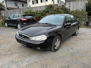 Ford Mondeo 1,8 Champion Bild 2