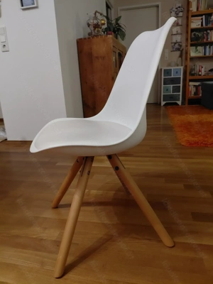 4 weisse Stühle gesamt um 100  Bild 3