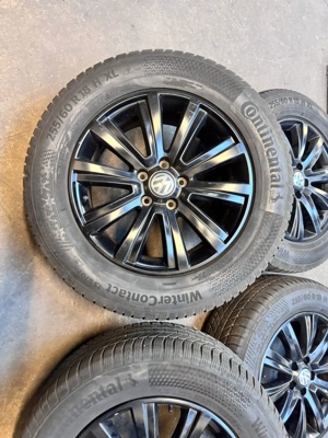 Original VW Amarok Alufelgen 18 Zoll Winterräder Continental Bild 2