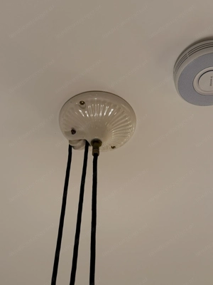 Berliner Messing Hängeleuchte mit Porzellanzug Bild 5