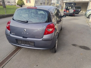 Renault clio Kleinwagen Bild 4