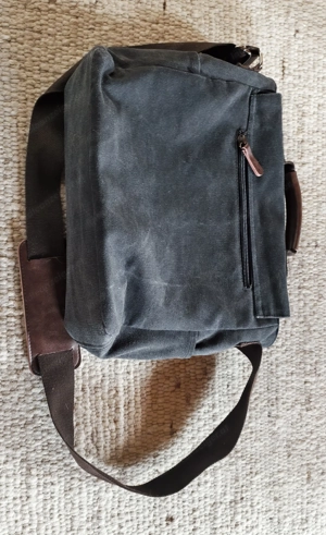 Laptop Tasche zum umhängen mit vielen Fächern Bild 3