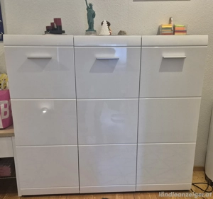 Schuhschrank wegen Wohnungsauflösung günstig abzugeben