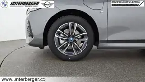 BMW 225e xDrive M Sportpaket // elektr. Anhängerkupplung // Head-Up Bild 7