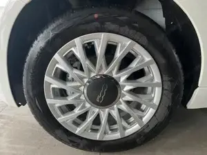 Fiat 500 1.0 DOLCEVITA Hybrid/15Z/TECH+PA/BICOLOR 51 kW ... Bild 6