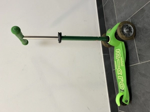 Scooter Mini Micro Deluxe LED Rollen Bild 2