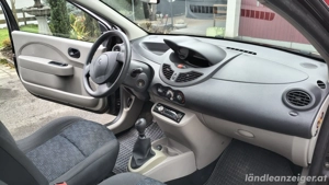 Renault Twingo Kleinwagen  Bild 2