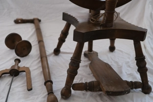 Altes hölzernes Spinnrad Bild 3