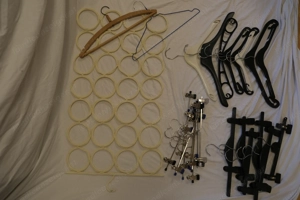 Platzsparende Klapp-Kleiderbügel  Bild 2