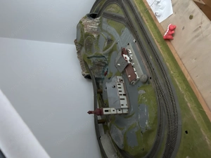 Eisenbahn mit Zubehör.. Teils reparaturbedürftig  Bild 2