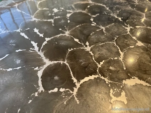 Kunstharztisch Rund 90 cm mit schwerem verzinktem Trompetenfuss Bild 5