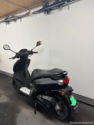 Peugeot Kissbee Roller ,,Black Edition'' + Helm Bild 2