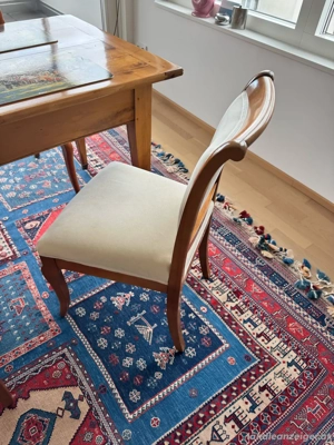 holztisch mit 4 Stühlen Bild 4