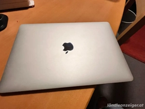 apple macbook air a1932, defekt.  modell aus 2019 Bild 2