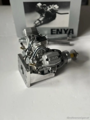 VT 240 Enya V Twin Viertakt Glühmotor  Bild 3