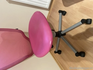 Pinkfarbener Drehstuhl mit Netzrücken - höhenverstellbar, guter Zustand