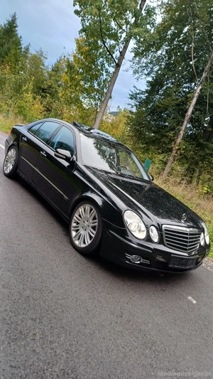 Mercedes-Benz E320 Avantgarde  Bild 2