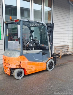 Toyota Gabelstapler 8FBMT30 Stapler Hubstapler defekt Bastler Bild 2