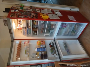 Kühl-Gfrierschrank voll funktionsfähig.