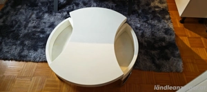 Wohnzimmer Tisch Weiß, halbrund, drehbar. Bild 2