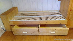 Bett, mit 2 Schubladen und hochwertigem Lattenrost 