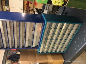 Kleinteilemagazin zu verkaufen.