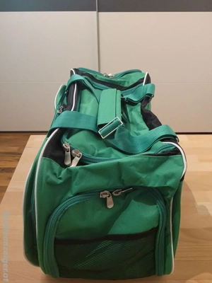 Große stabile Sport - Reisetasche Bild 4