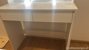 Schminktisch Bild 2