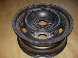 Ein Sommerreifen Goodyear 185 60 R 14, Profil 7 mm auf Stahlfelfge und weitere Felge Bild 7