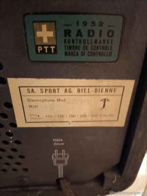 PREISREDUZIERT -80%  .... Alter vorzeigbarer Radio "Marke SPORT" Bj 1952 Bild 4