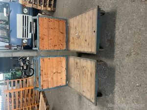 Praktischer Rollwagen