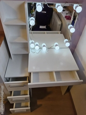 Schminktisch Bild 2