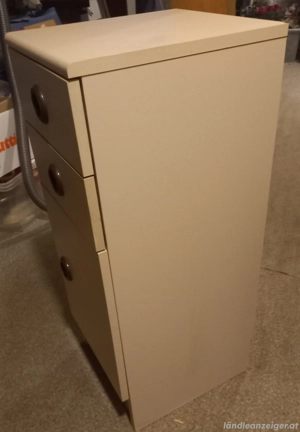 kleines Möbelstück Bild 3