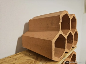 Weinregal aus Ton Bild 2