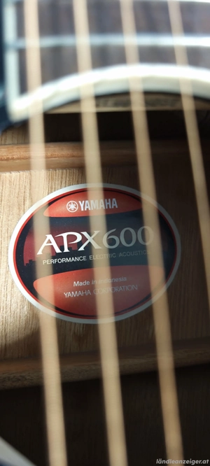 Yamaha APX 600 Gitarre Bild 4