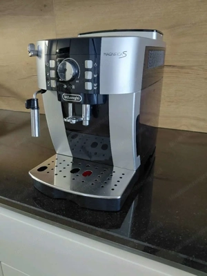 Kaffeevollautomat Delonghi Magnifica S