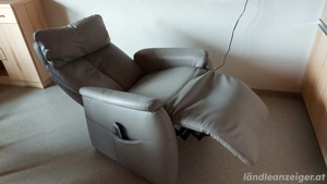 Fernseh- Relaxsessel in Echt-Leder, elektrisch verstellbar, mit Herz-Waage-Funktion und Aufstehhilfe Bild 2
