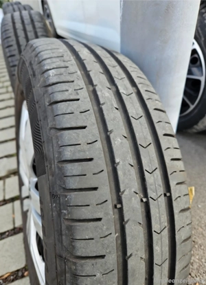 Vw polo Sommerreifen der Marke CONTINENTAL  Loch: 5X100     Größe:185 70 14H montiert auf Stahlfel Bild 3