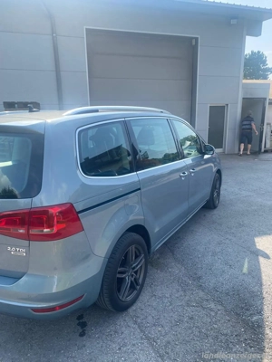 VW Sharan Kombi mit Allrad Bild 3