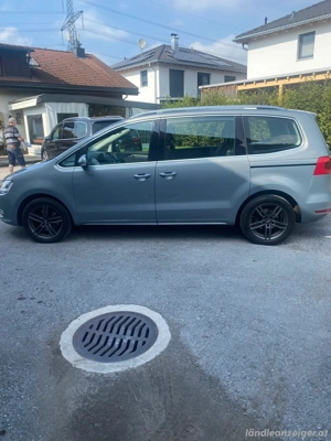 VW Sharan Kombi mit Allrad Bild 2