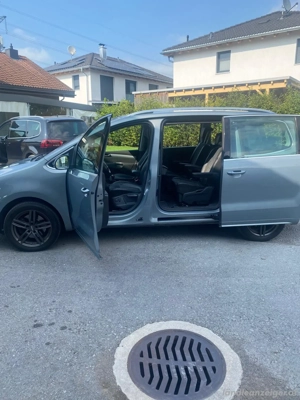 VW Sharan Kombi mit Allrad Bild 8