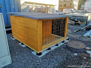 Isolierte unbenutzte Hundehütte  - zwinger  Bild 4