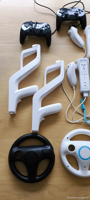 Wii Konsole mit viel Zubehör Bild 6