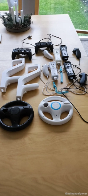 Wii Konsole mit viel Zubehör Bild 7