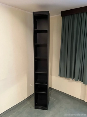 Bücherregal