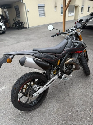 Kleinmotorrad Rieju MRT 50 Bild 2
