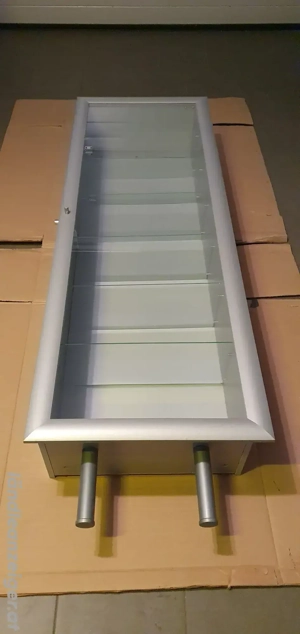 Glasvitrine mit 6 Glasböden Bild 3