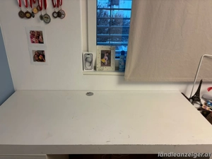 Schreibtisch zu verschenken  Bild 2