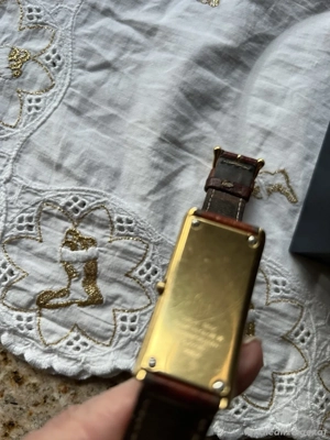 Maurice Lacroix Fiaba   Elegante Damenuhr mit Goldauflage Bild 4